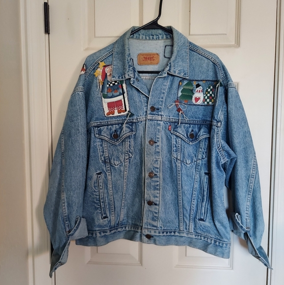 Levi's Jackets & Blazers - Vintage Levi Strauss and Co Christmas Patch Denim Jean Jacket
